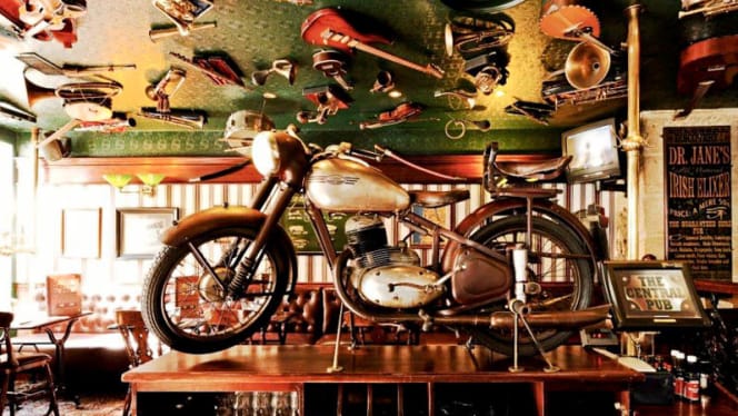 The Central Pub Gambetta - 8