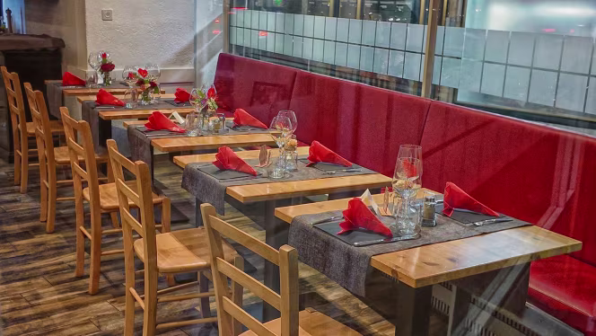 Morena Restaurant - 5