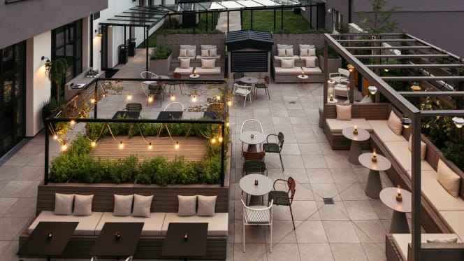 Seven Botanicals Bar & Kitchen - 7