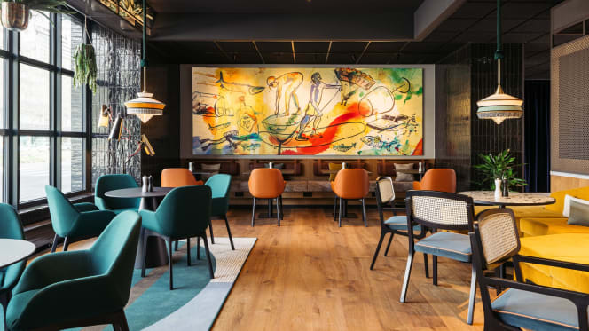 Seven Botanicals Bar & Kitchen - 3