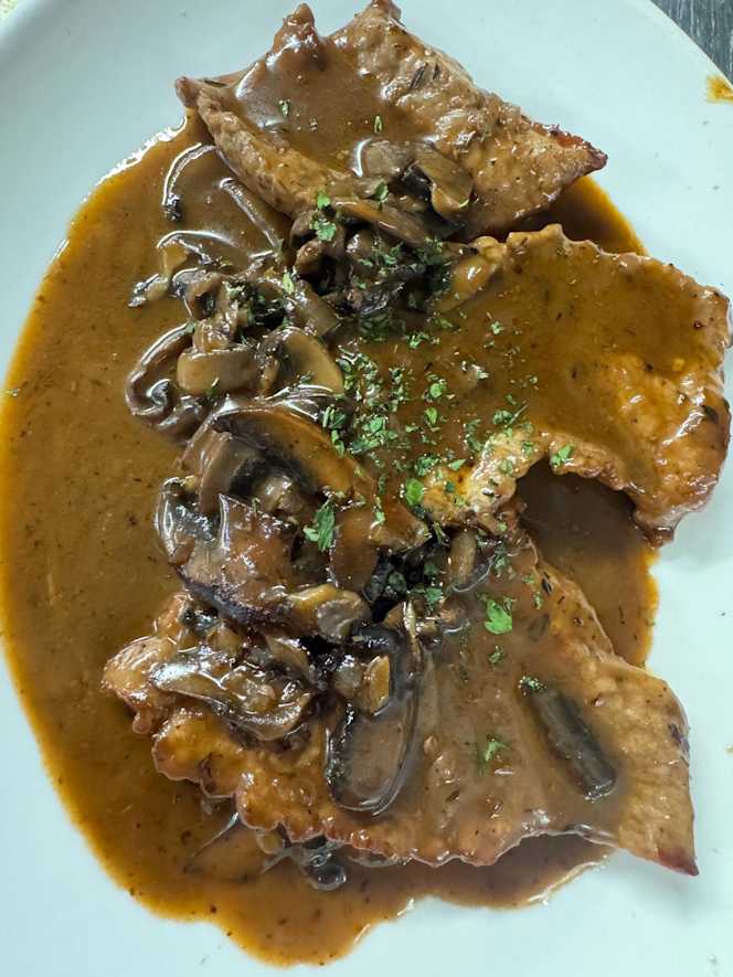 Alvaros Restaurant - 7