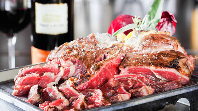 Columbus Cocktail & Steak - 3