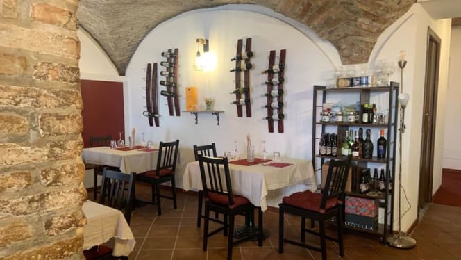 The Cave Restaurant And Wine Bar - 7