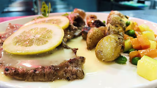 1820 Restaurant & Cocktails Bar - 2