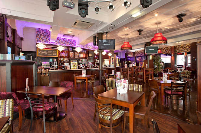 Yates Manchester - 5