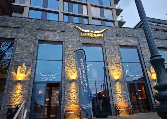 Longhorn Bar & Grill - 6