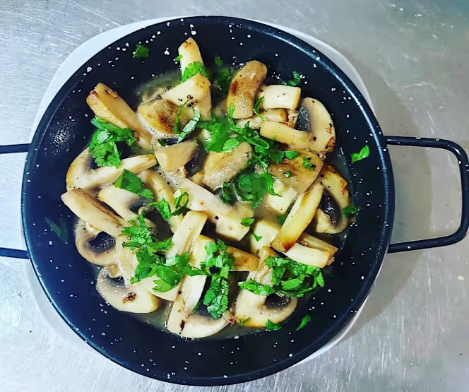 Manu Restaurante e Tapas Bar - 4