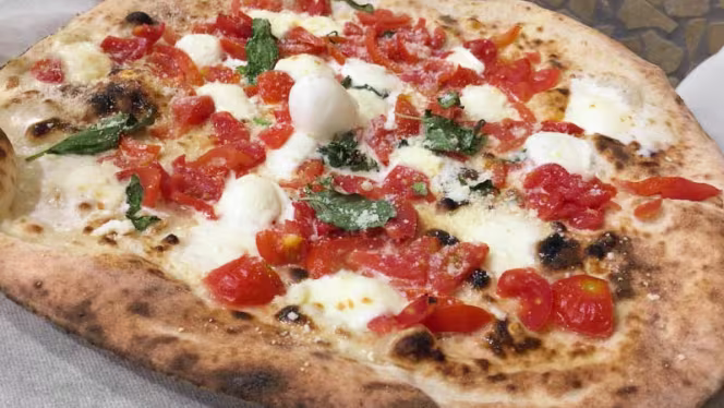 Pizzeria Vesuviana - 9