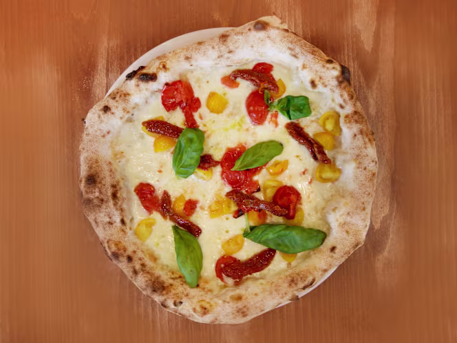 Divina Margherita Pizzeria - 9