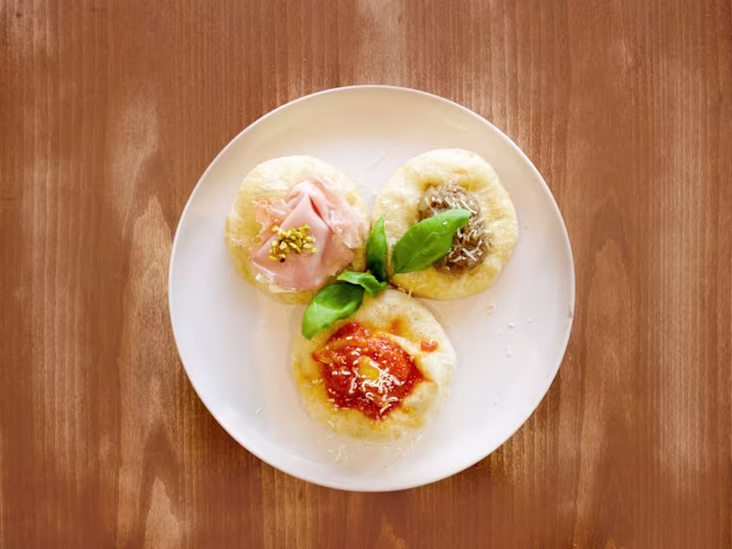 Divina Margherita Pizzeria - 8