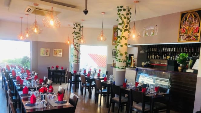 New Delhi Indian Tandoori Restaurant - 8