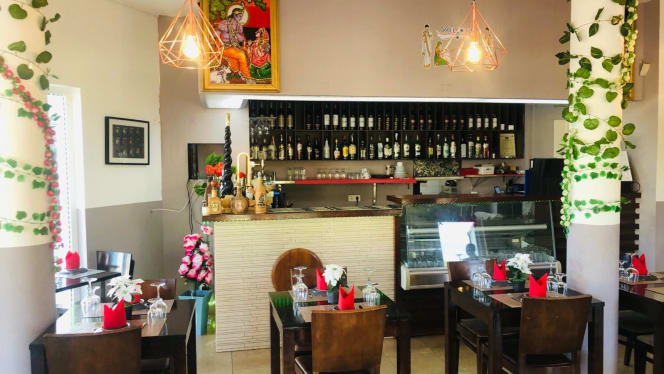 New Delhi Indian Tandoori Restaurant - 4