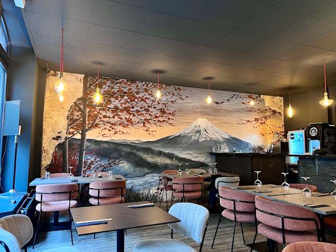 Makitails Restaurant - 1