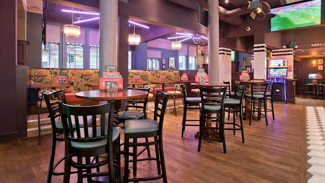 Hogshead Wolverhampton - 4