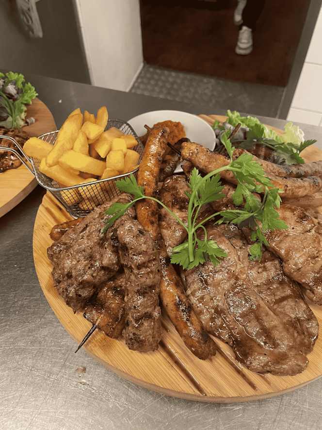 Zlatno Ćoše Grill Bar - 8