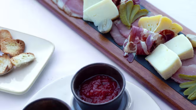 Lobby Business Restaurant - 3