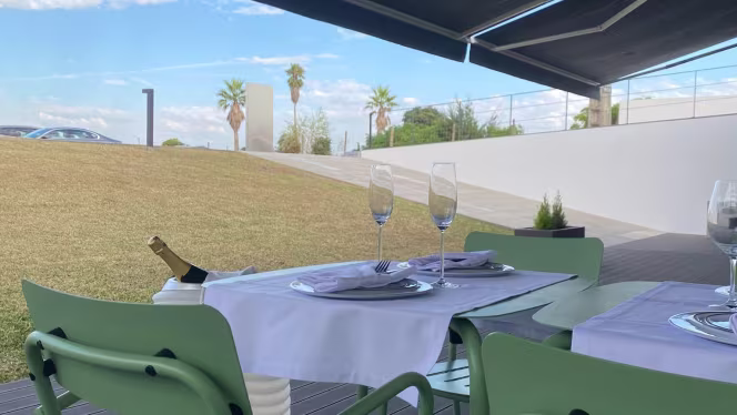 Lobby Business Restaurant - 8