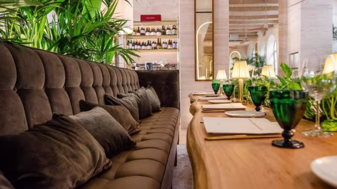 Avenida Restaurant & Bar - 9