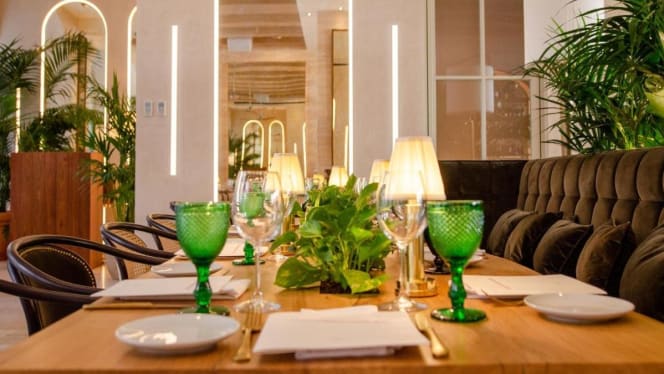 Avenida Restaurant & Bar - 5