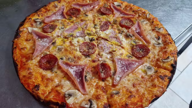 Pizzaria Tapas La Famiglia - 8