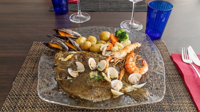 Restaurant El Campanu Centro Asturiano de Ginebra - 1