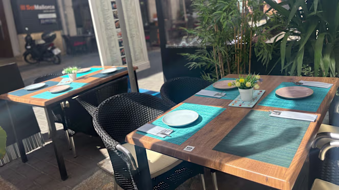 Hills Thai & Kitchen - 8