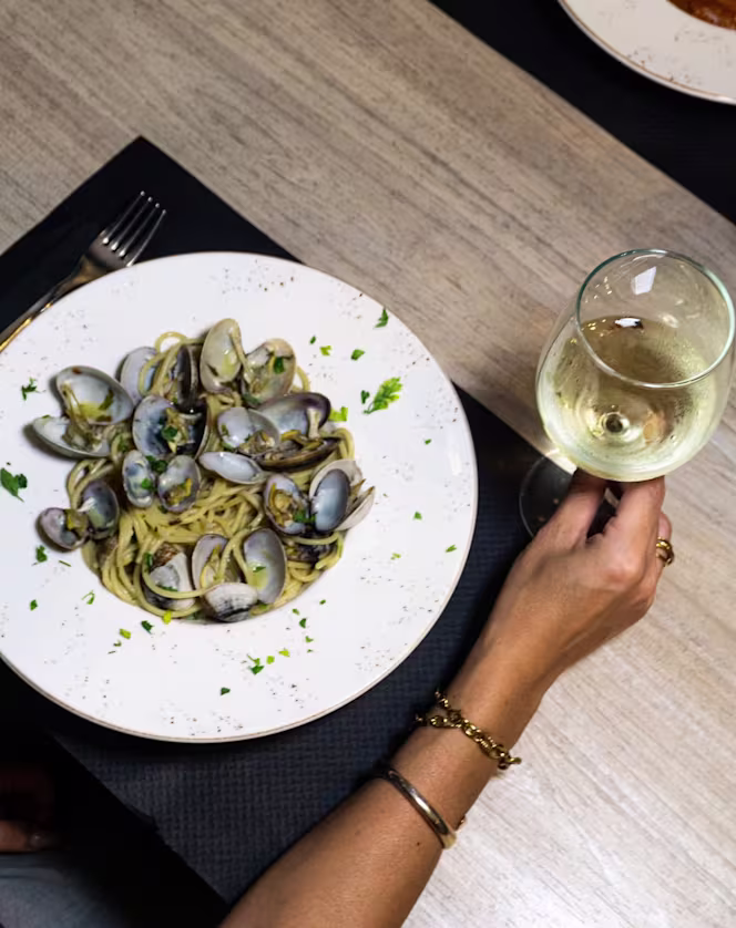 Casa Graal Wine Bar - 3