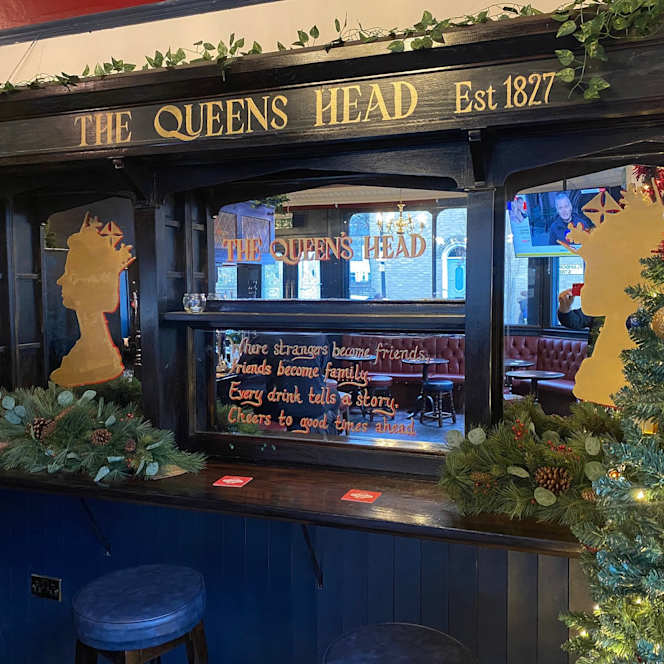 The Queens Grill - 1