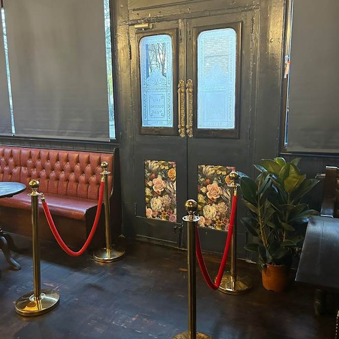 The Queens Grill - 3