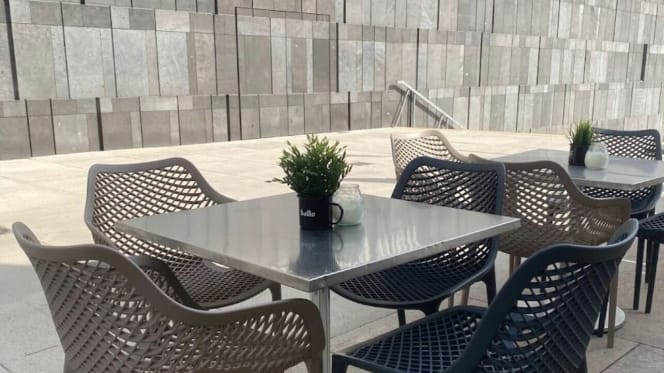 HALLE Café Restaurant - 1