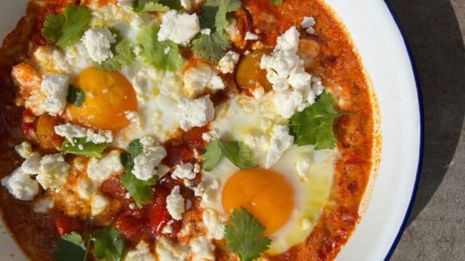 HALLE Café Restaurant - 9