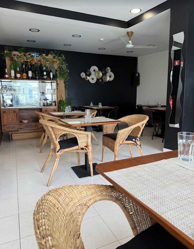 Tasty Hut - Pizza and Grill - 4