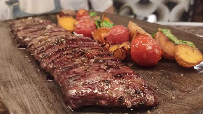 Carbón Carbón Grill & Drinks - 5