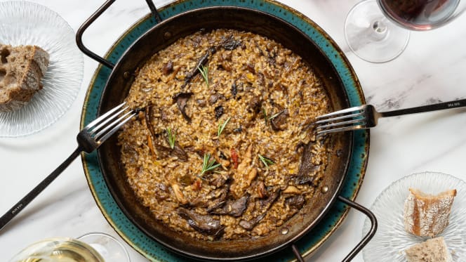 Les Finestres de Llúria by Eboca Restaurant - 1