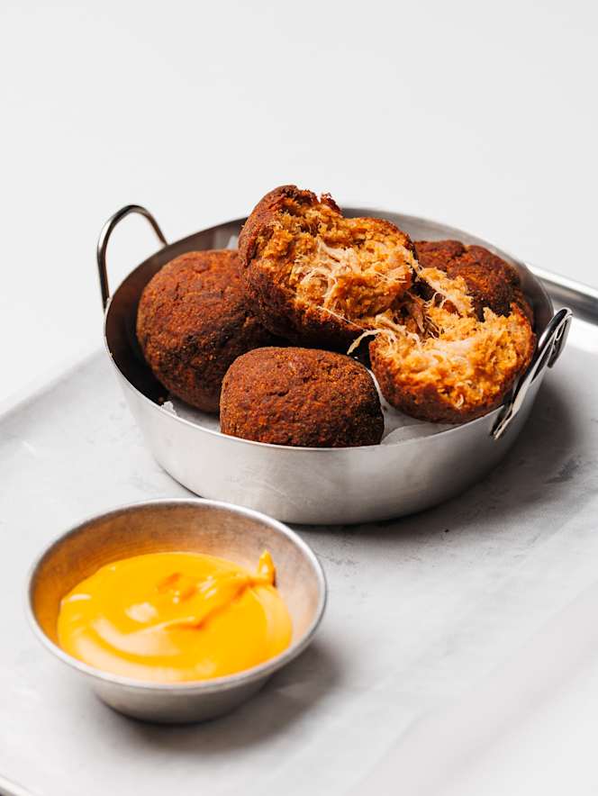 Brass - It's a Fast Pub - 3