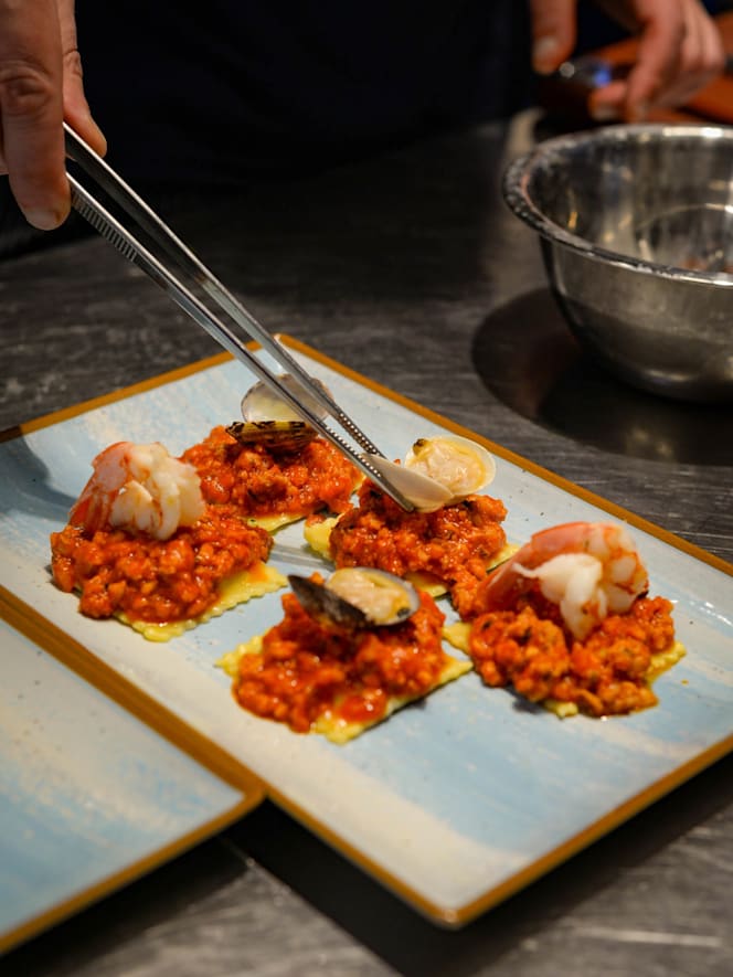 B Restaurant - Drink & Food - 7