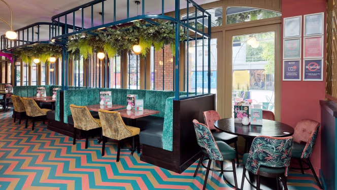 Slug and Lettuce Manchester, Albert Square - 9