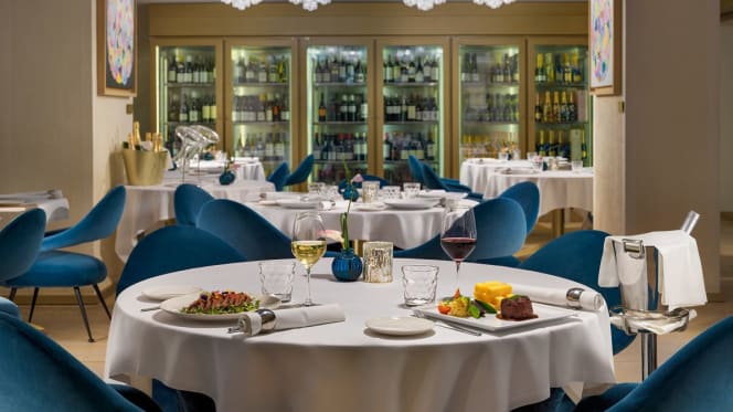 Somni Restaurant - Hotel The One - 9