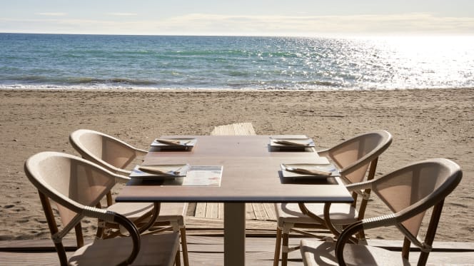 Oasis Beach Club - 8