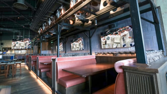 Westwood Pub & Kitchen - 6