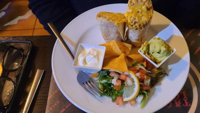 Taco Locoo Restaurant and Cocktail Bar - 8