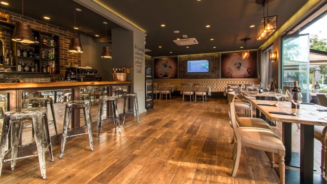 G Wine Bar and Grill - 9