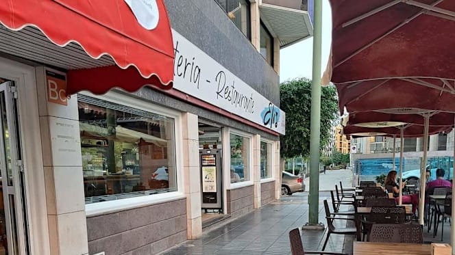 Eli's  Restaurante - 5