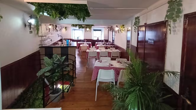 Casa dos Amigos - Typical Portuguese Food, Tapas & Bar - 1