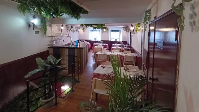 Casa dos Amigos - Typical Portuguese Food, Tapas & Bar - 3