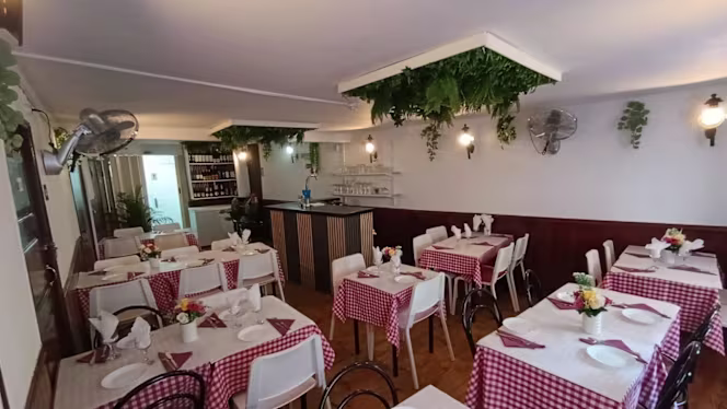 Casa dos Amigos - Typical Portuguese Food, Tapas & Bar - 4