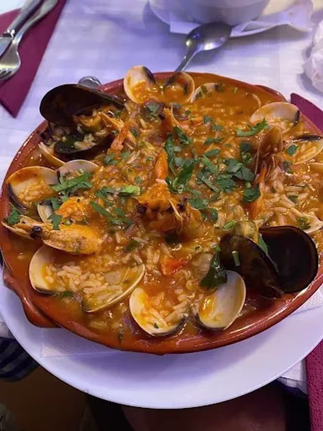 Casa dos Amigos - Typical Portuguese Food, Tapas & Bar - 8