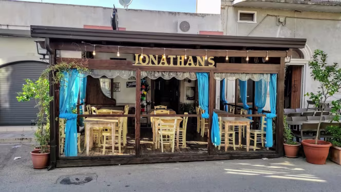 Jonathan's Pub & Ristorante - 4