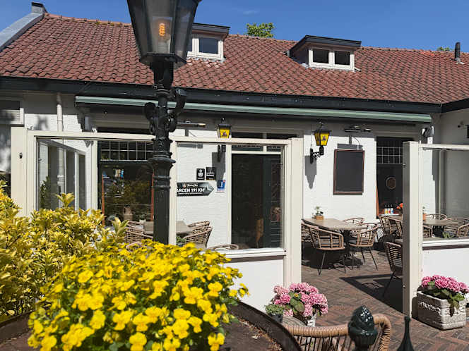 Eterij en Drinkerij Eigenwijs Wassenaar - 2