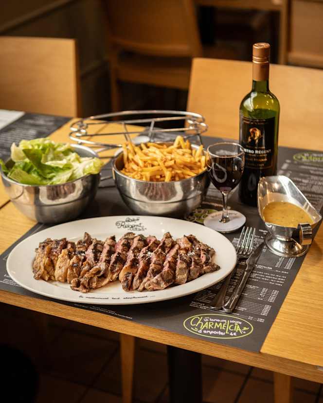 Bistro Régent Saint Julien Les villas - 1